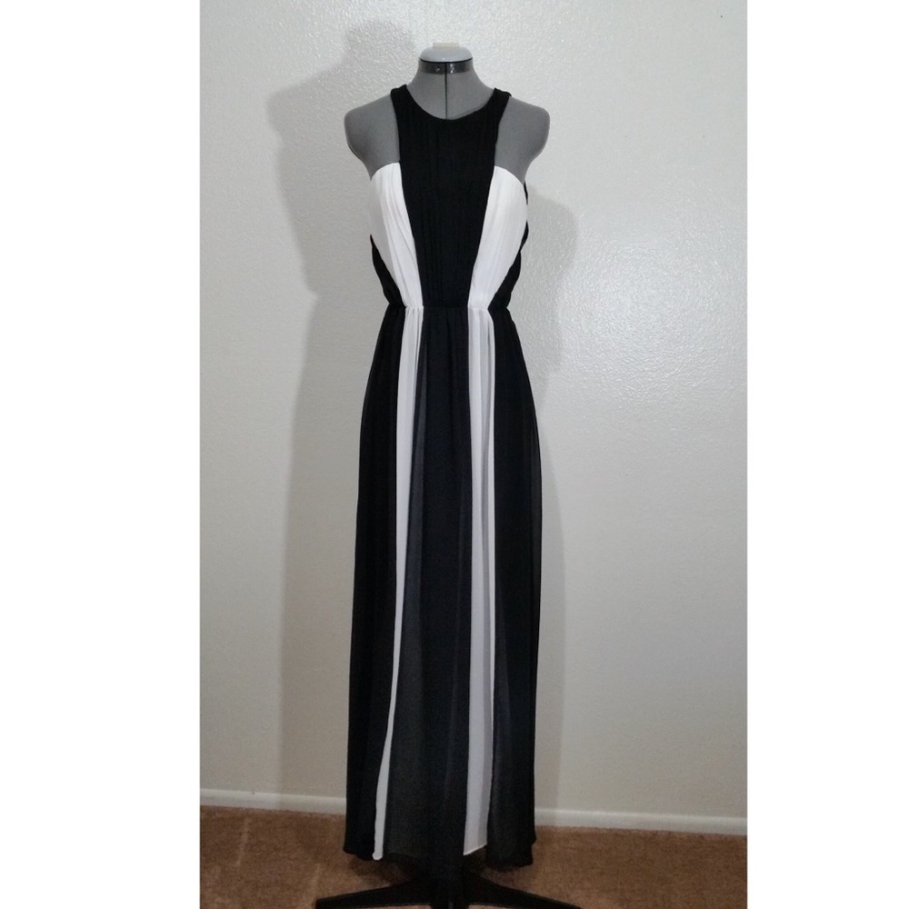 Windsor Solid Black and White Formal Dress